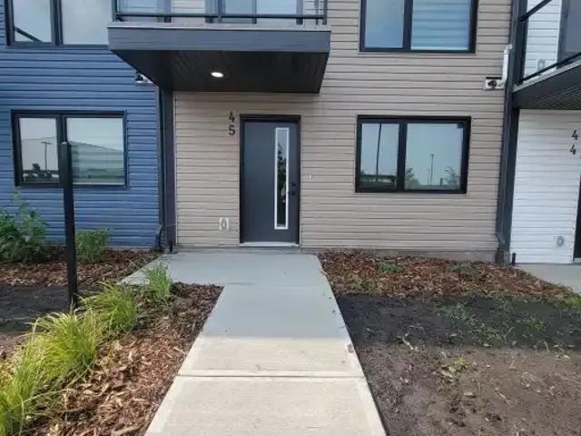 3 Bedroom Townhouse Edmonton AB 104863934