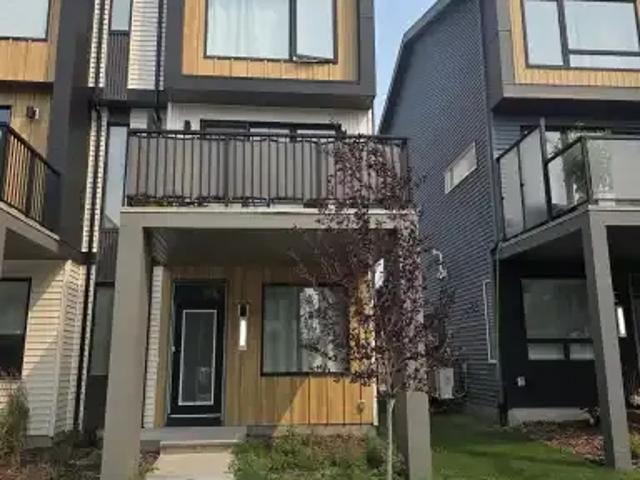 3 Bedroom Townhouse Edmonton AB 104876681