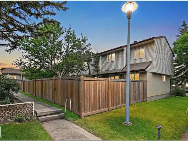 3 Bedroom Townhouse Edmonton AB 104991584