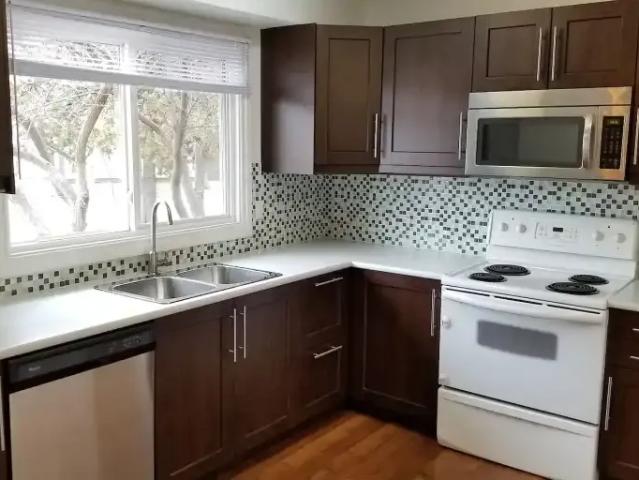3 Bedroom Townhouse Edmonton AB 105149830