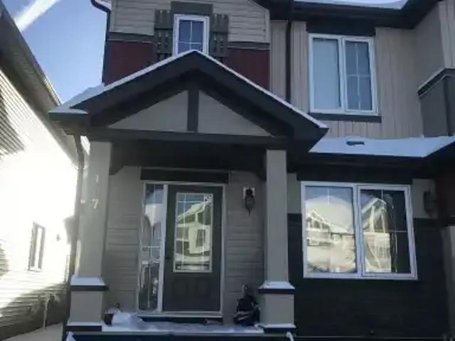 3 Bedroom Townhouse Edmonton AB 105167437