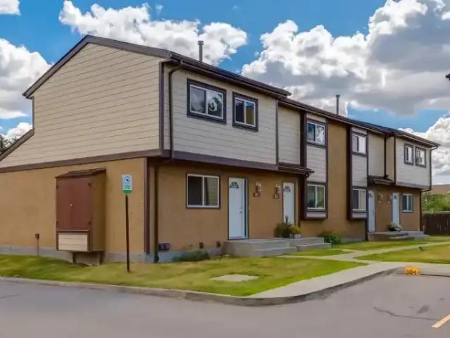 3 Bedroom Townhouse Edmonton AB 105100138