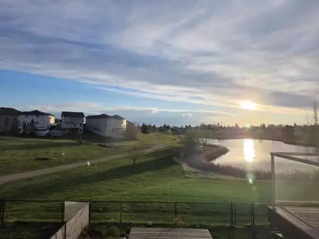 3 Bedroom Townhouse Edmonton AB 105100780