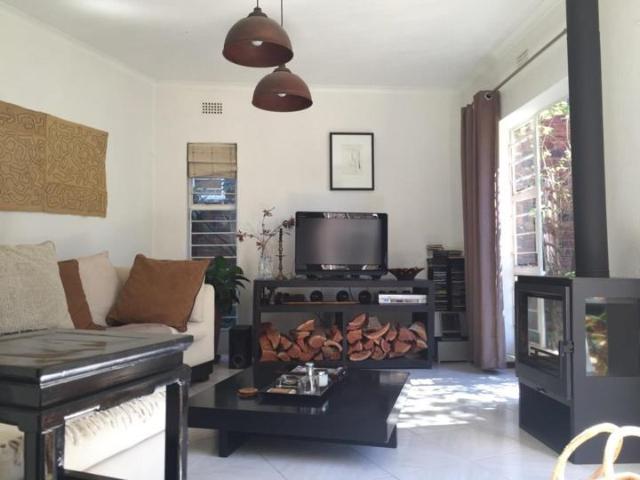 3 Bedroom Townhouse For Rent in Sandown, Sandton