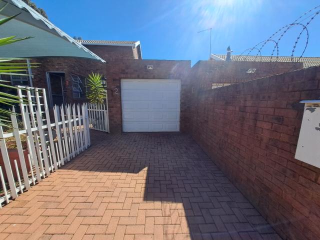 3 Bedroom Townhouse For Sale in Mayberry Park