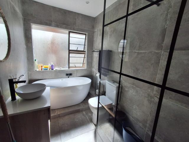 3 Bedroom Townhouse For Sale in Meyersdal
