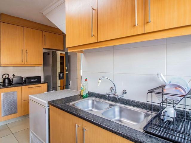 3 Bedroom Townhouse For Sale in Mondeor