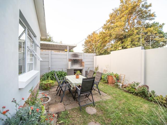 3 Bedroom Townhouse For Sale in Nahoon