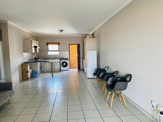 3 Bedroom Townhouse For Sale in New Market