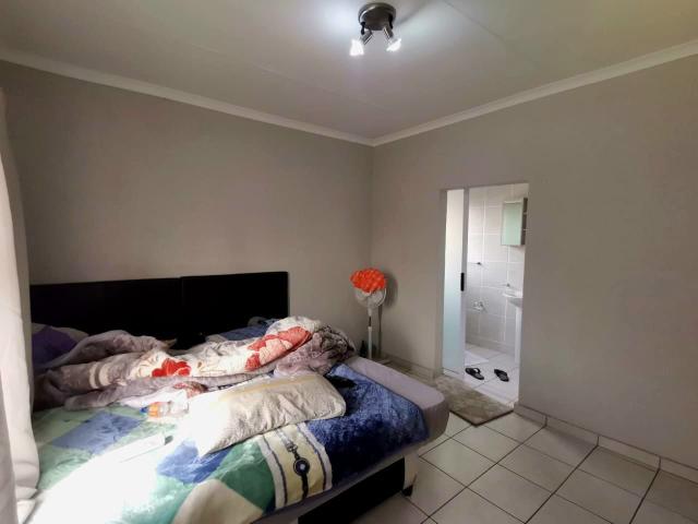 3 Bedroom Townhouse For Sale in New Market Park