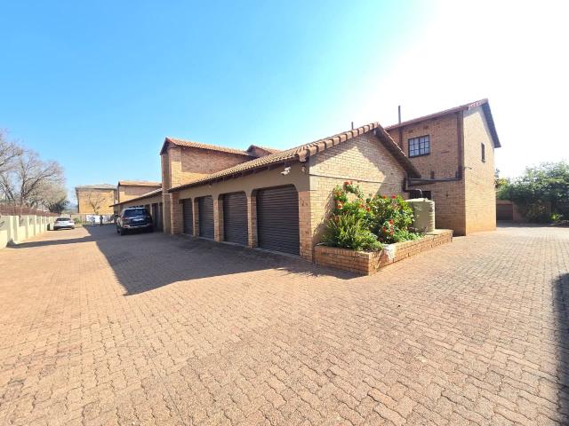 3 Bedroom Townhouse For Sale in New Redruth