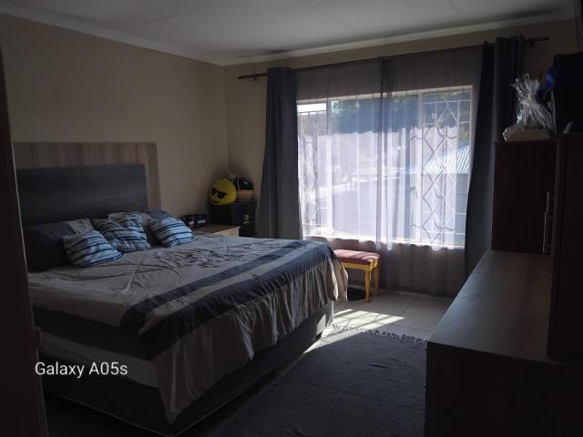 3 Bedroom Townhouse For Sale in New Redruth