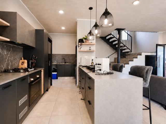3 Bedroom Townhouse For Sale in North Riding AH