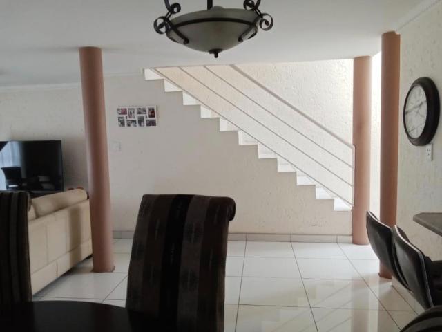 3 Bedroom Townhouse For Sale in Oakdene