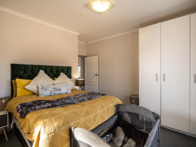 3 Bedroom Townhouse For Sale in Oatlands North