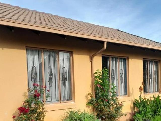 3 Bedroom Townhouse For Sale in Ormonde
