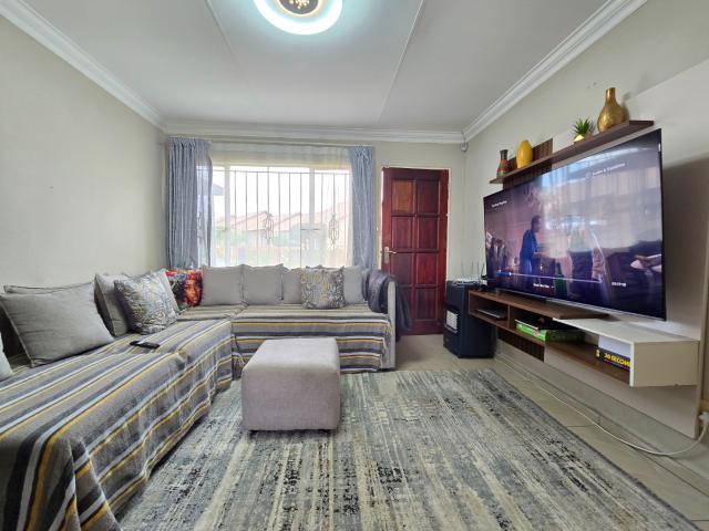 3 Bedroom Townhouse For Sale in Ormonde