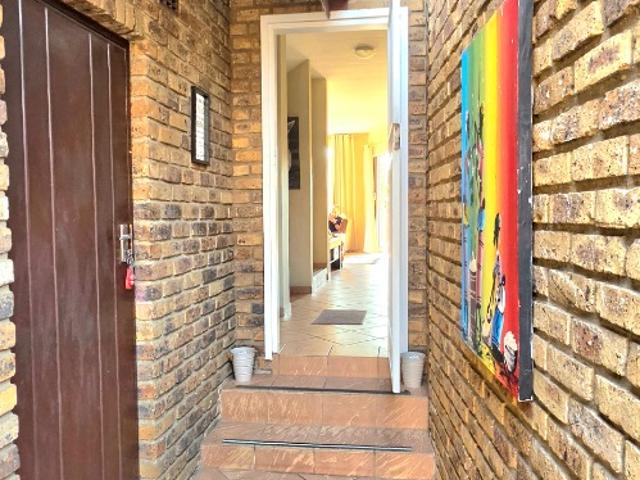 3 Bedroom Townhouse For Sale in Albemarle