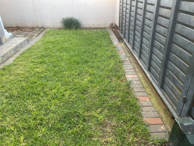 3 Bedroom Townhouse For Sale in Albertsdal