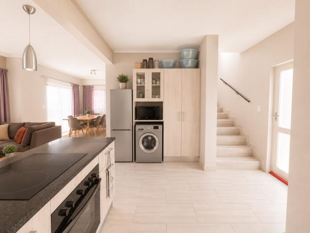 3 Bedroom Townhouse For Sale in Albertsdal