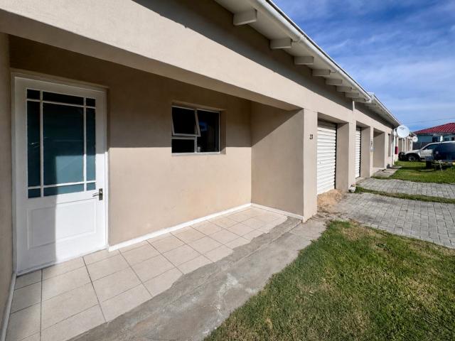 3 Bedroom Townhouse For Sale in Algoa Park