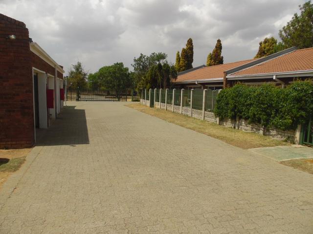 3 Bedroom Townhouse For Sale in Allanridge