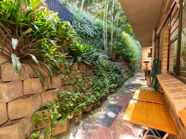 3 Bedroom Townhouse For Sale in Amanzimtoti