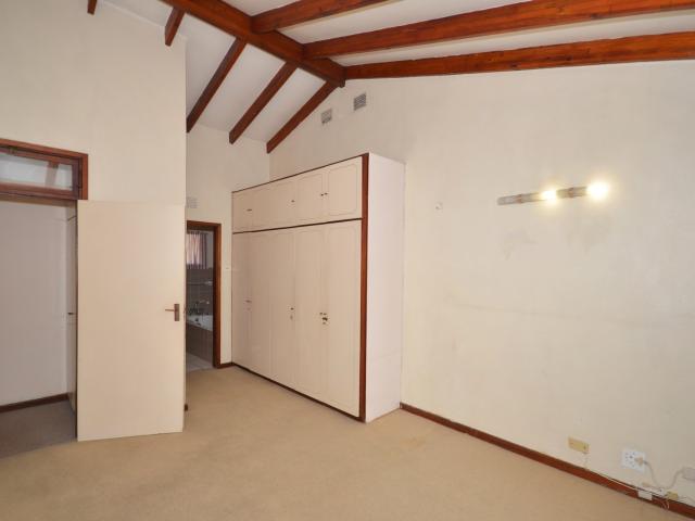 3 Bedroom Townhouse For Sale in Amanzimtoti