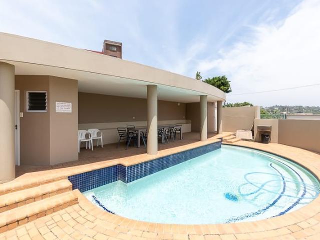 3 Bedroom Townhouse For Sale in Amanzimtoti