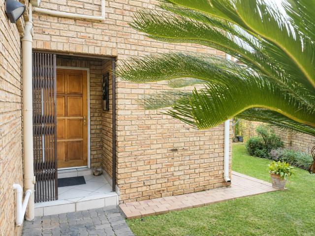 3 Bedroom Townhouse For Sale in Amorosa