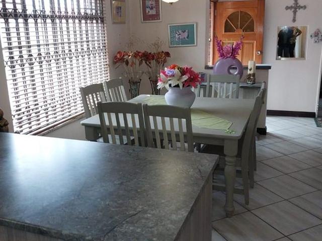 3 Bedroom Townhouse For Sale in Arcon Park