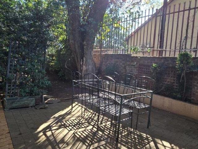 3 Bedroom Townhouse For Sale in Arcadia