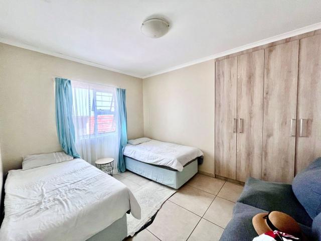 3 Bedroom Townhouse For Sale in Beacon Bay