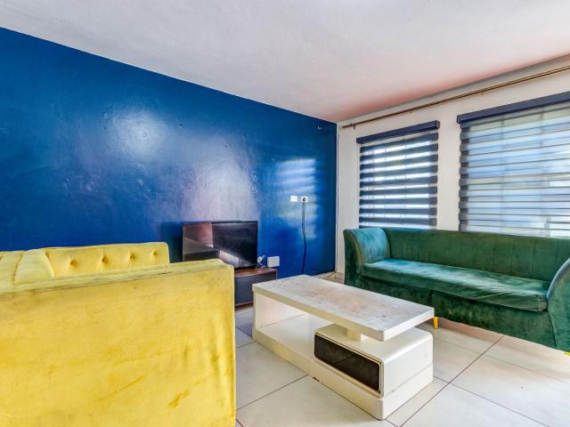 3 Bedroom Townhouse For Sale in Birchleigh North