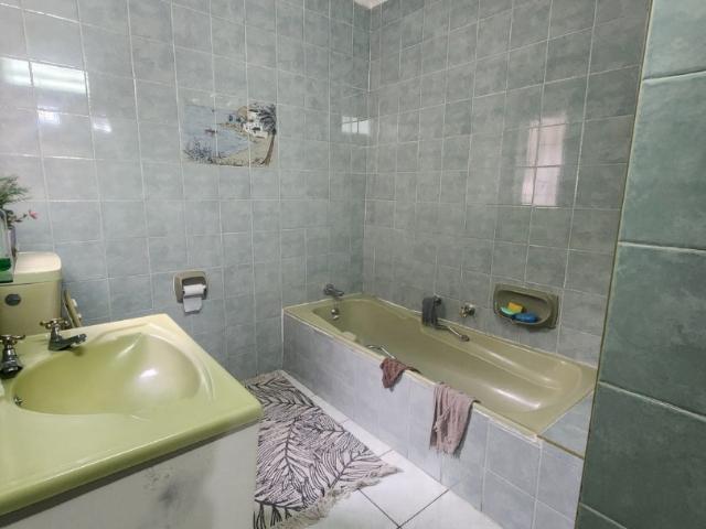 3 Bedroom Townhouse For Sale in Birchleigh North