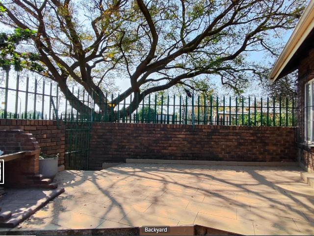 3 Bedroom Townhouse For Sale in Birchleigh North