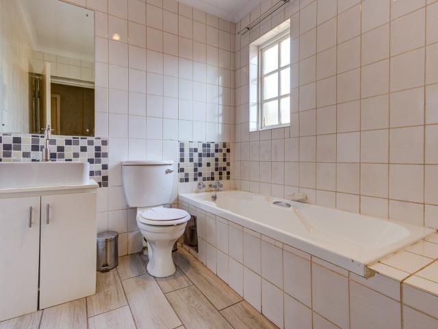 3 Bedroom Townhouse For Sale in Blue Gill Estate