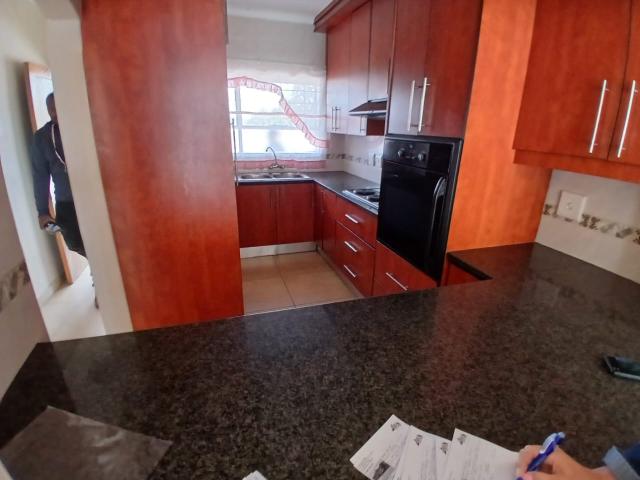 3 Bedroom Townhouse For Sale in Brackendowns