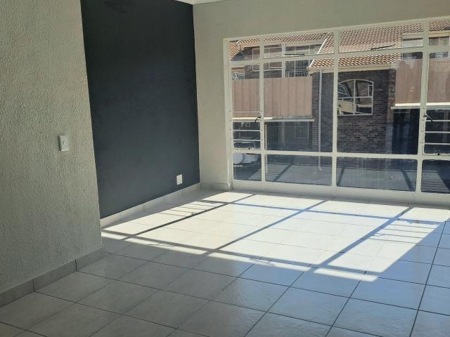 3 Bedroom Townhouse For Sale in Brackendowns