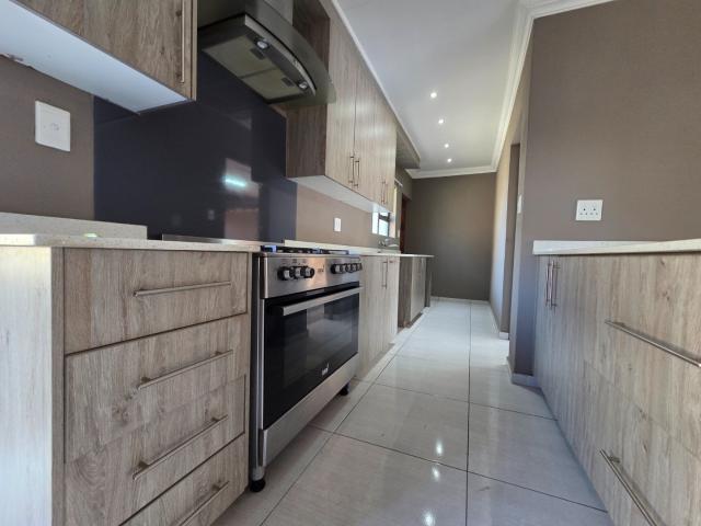 3 Bedroom Townhouse For Sale in Brackenhurst