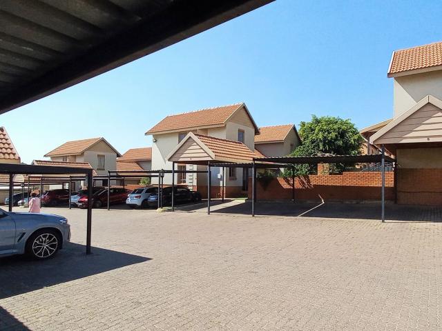 3 Bedroom Townhouse For Sale in Brooklands Lifestyle Estate