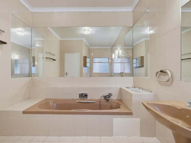 3 Bedroom Townhouse For Sale in Bruma