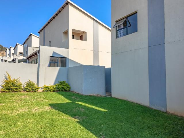 3 Bedroom Townhouse For Sale in Cashan