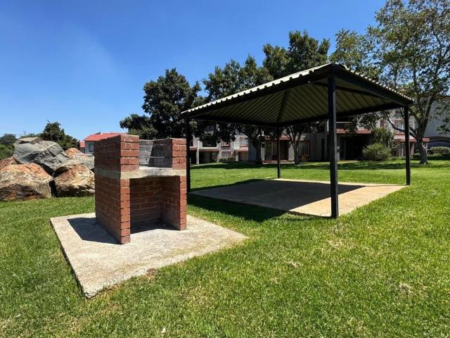 3 Bedroom Townhouse For Sale in Castleview