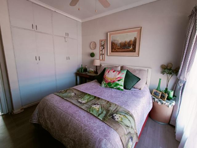 3 Bedroom Townhouse For Sale in Dagbreek Ext 4