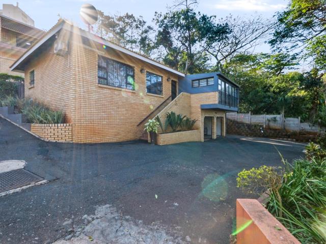 3 Bedroom Townhouse For Sale in Doonside