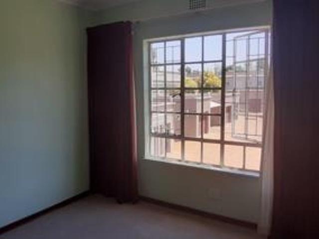 3 Bedroom Townhouse For Sale in Eden Glen