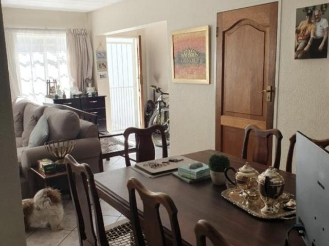 3 Bedroom Townhouse For Sale in Eden Glen