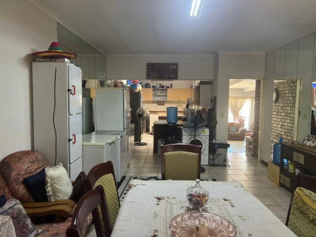 3 Bedroom Townhouse For Sale in Elandsrand