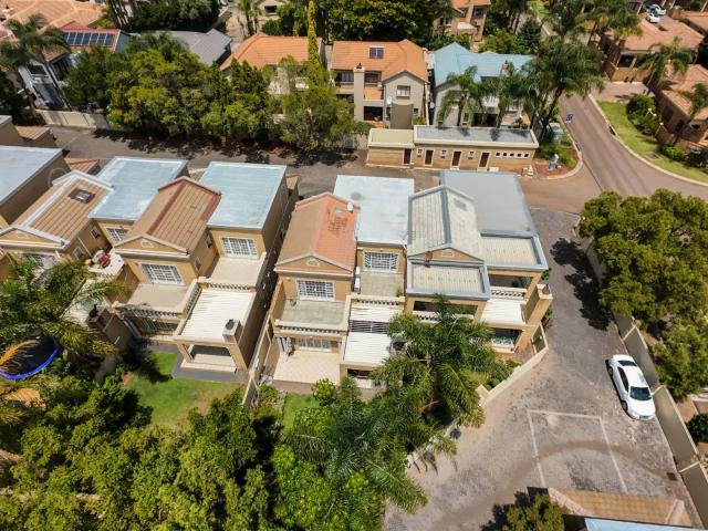 3 Bedroom Townhouse For Sale in Eldo Glen